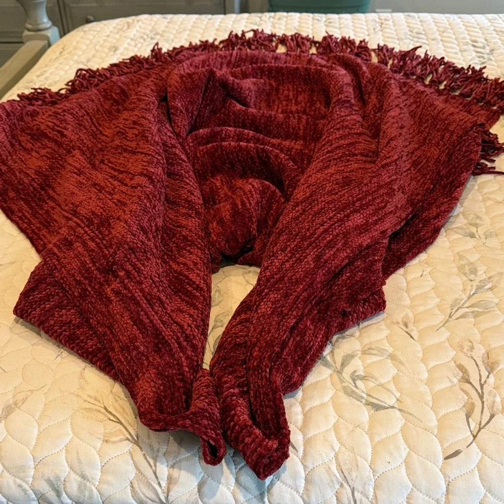 Elegant Burgundy Chenille Throw Blanket